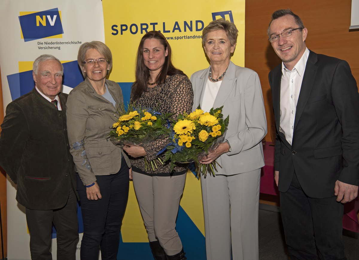 Niederösterreichische Leichtathletik-Legenden mit Landesrätin Dr. Petra Bohuslav und NÖLV-Präsident Gottfried Lammerhuber